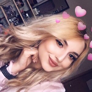 Meet your Posher, Emeli